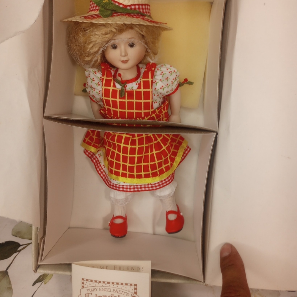 Mary Engelbreit Friendship Garden Teatime Friend Doll Louisa 1993